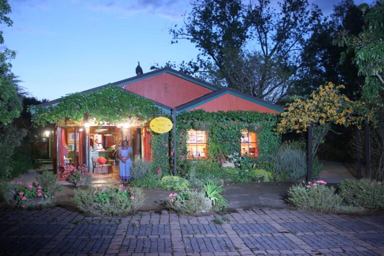 Authentisches afrikanisches Gästehaus in der Natur, charmantes Ambiente, sichere Unterkunft, Botswana, Südafrika.