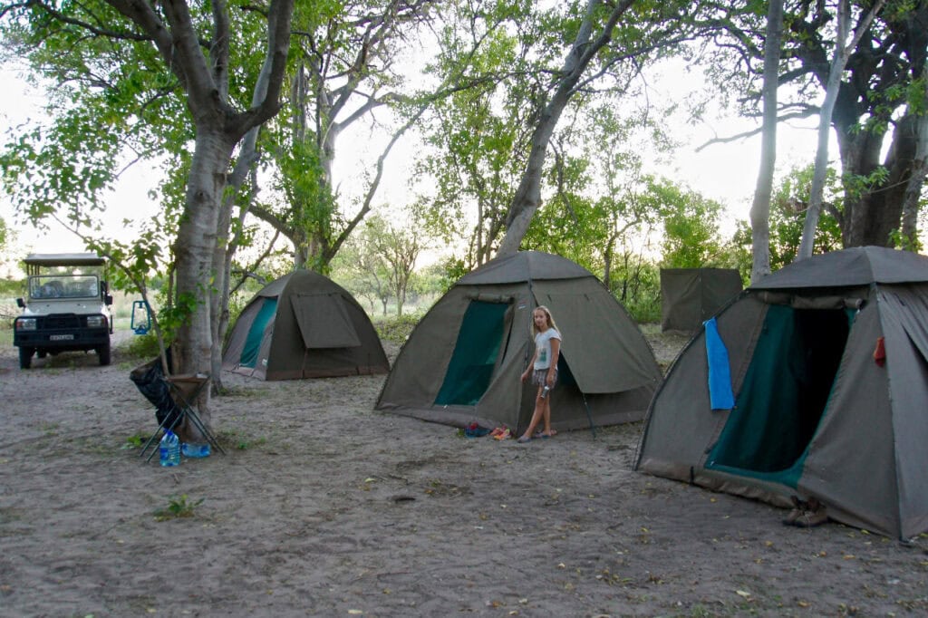 Zeltcamp in Afrika, Naturschutzgebiet, Safari, Naturerlebnis.