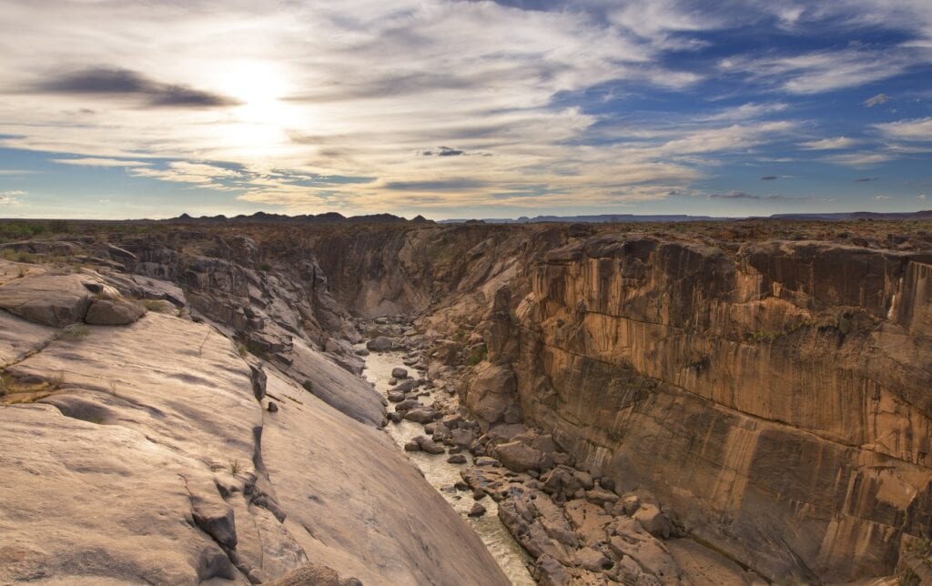 Erlebnisreicher Blick auf die beeindruck Grand Canyon-ähnliche Natur in Afrika.