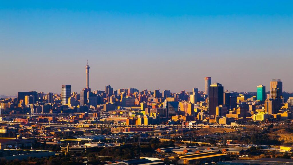 Moderne Stadtansicht von Kapstadt, Südafrika, mit beeindruckendem Stadtbild.