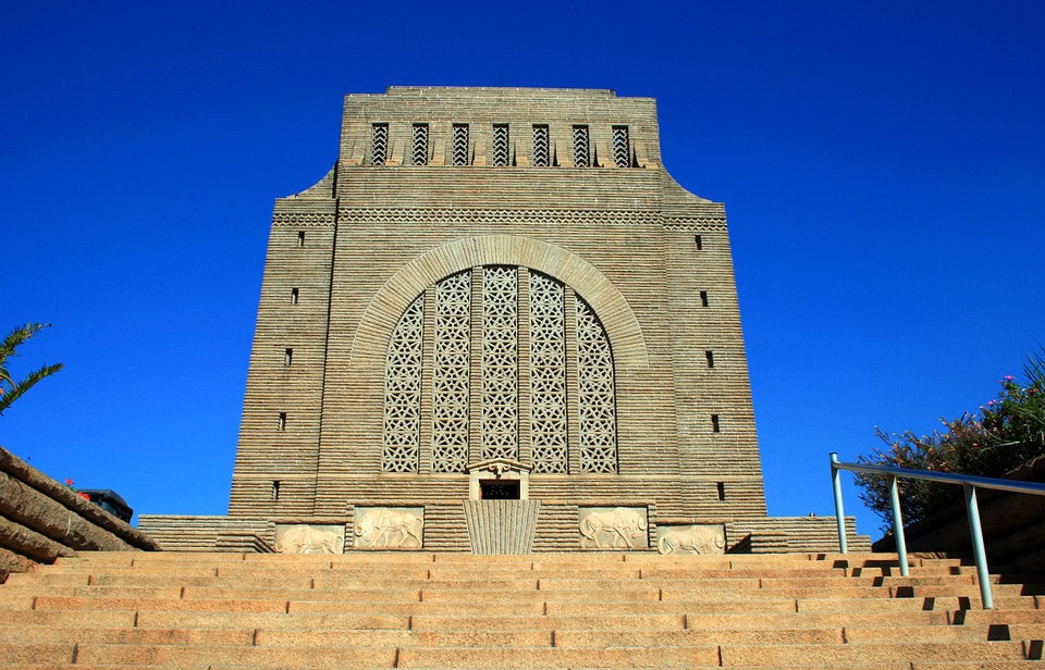 Historische christliche Kirche in Afrika mit beeindruckender Architektur.