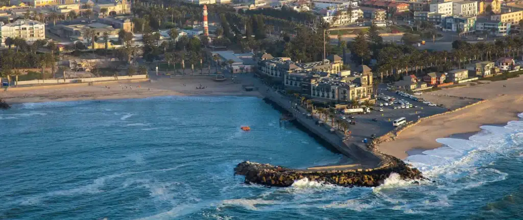 Meerblick, Palmen und Strandausflug in San Diego, Kalifornien.