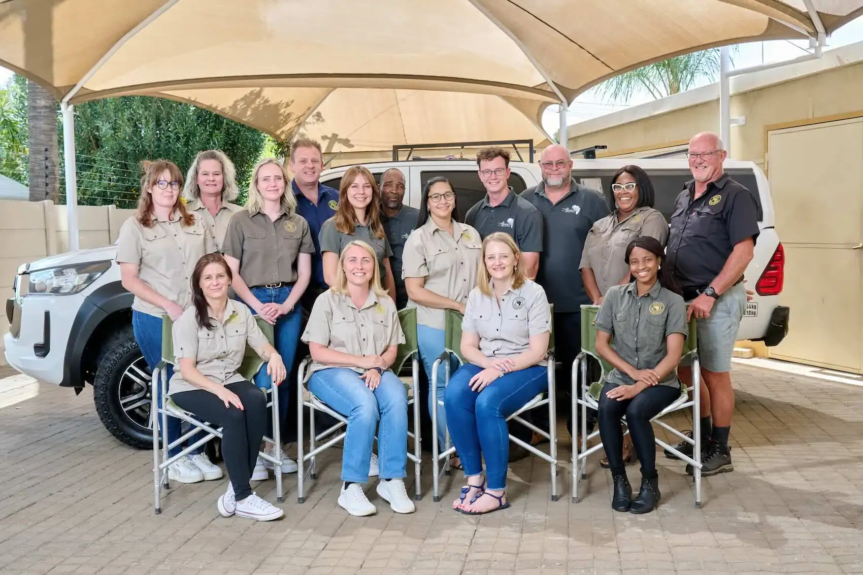 Gruppenfoto afrikanischer Safari-Reise.